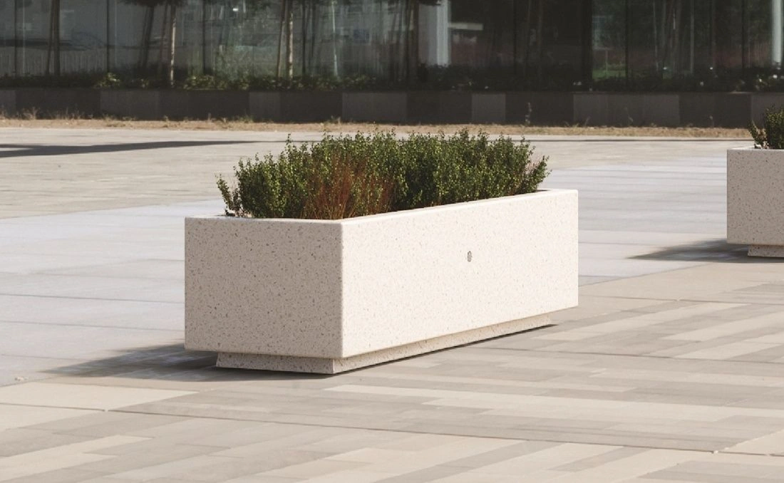 Jardinera de hormigón prefabricada modelo Demetra.