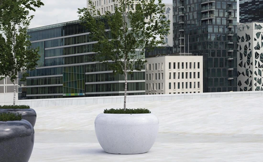 Jardinera de hormigón de diseño, calidad y alta gama para entornos urbanos.